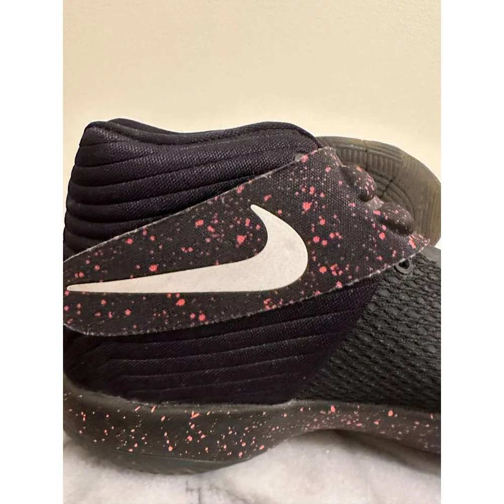 Nike Kyrie Basketball 🏀 Black Speckle Sneakers size 5.5Y (laces‎ not included)